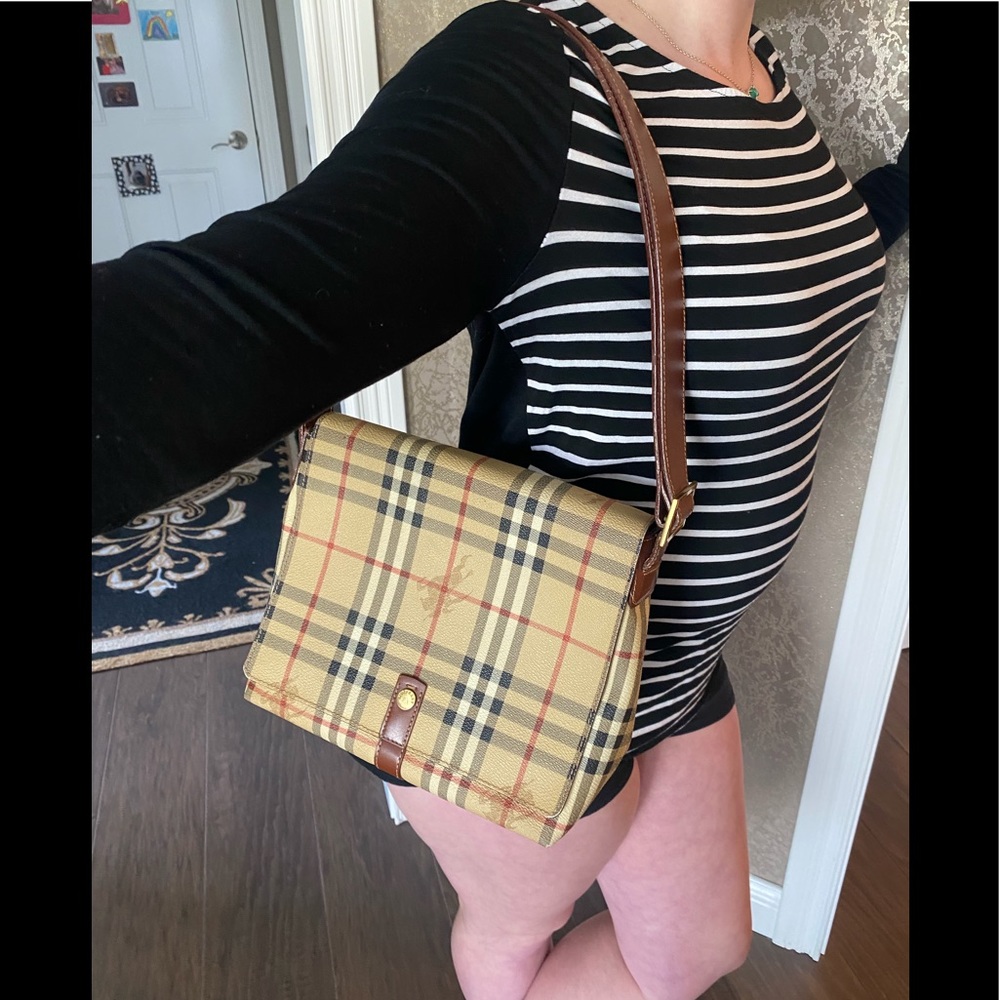 AUTHENTIC BURBERRY HAYMARKET PRINT SHOULDER HANDBAG - Picture 5 of 16